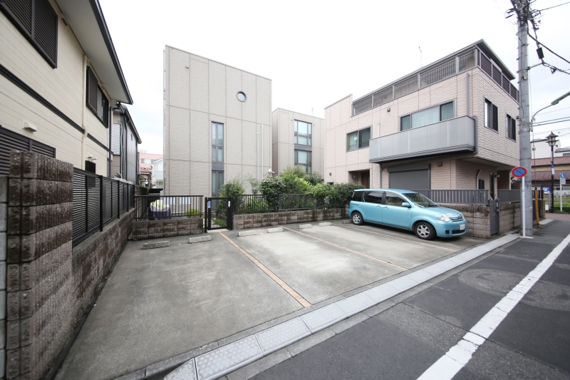 駐車場　平置き駐車場