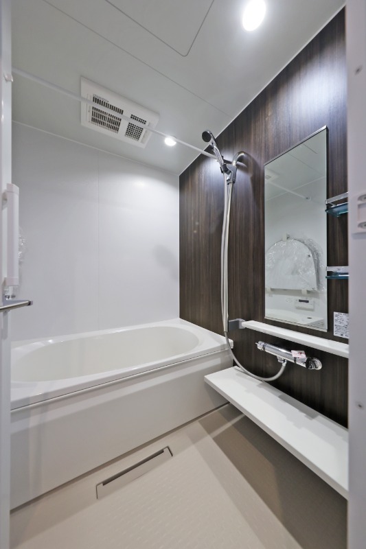 バス・シャワールーム　バスルーム