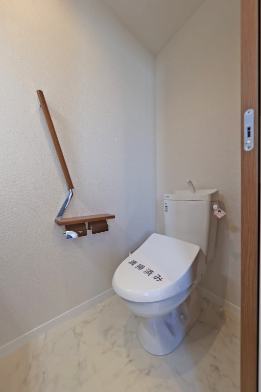 トイレ　温水浄水便座付トイレ