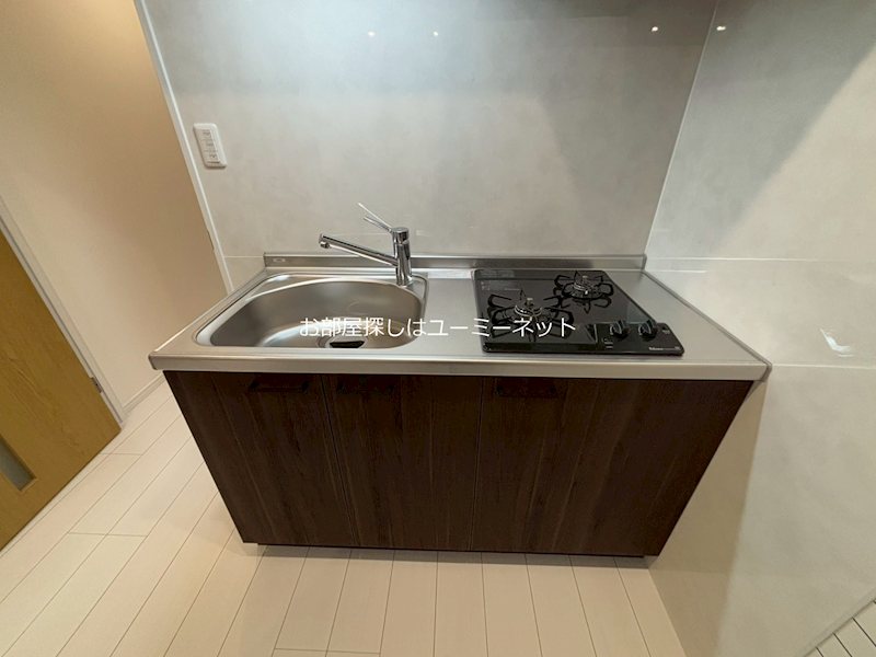 キッチン　※203号室の写真。現況と相違がある場合は、現況優先。