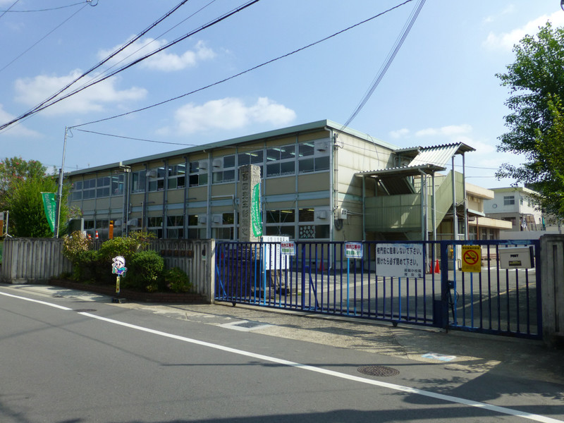 小学校　前栽小学校（小学校）まで521m
