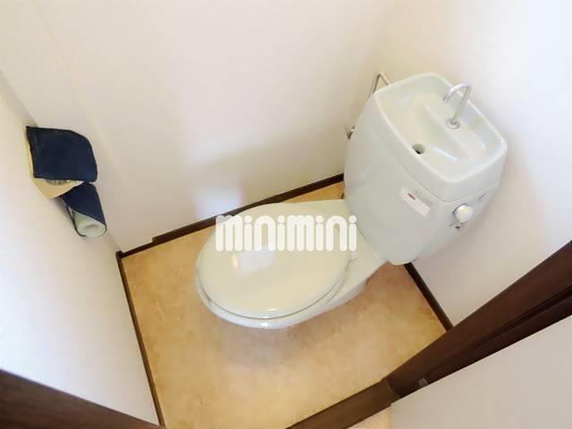 トイレ　トイレも窓あります