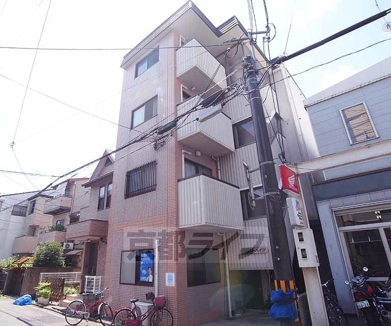 建物外観　どこか懐かしさの漂う外観です。