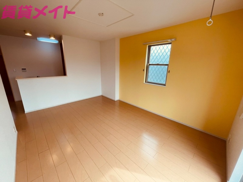 居室・リビング　反転タイプ参考写真