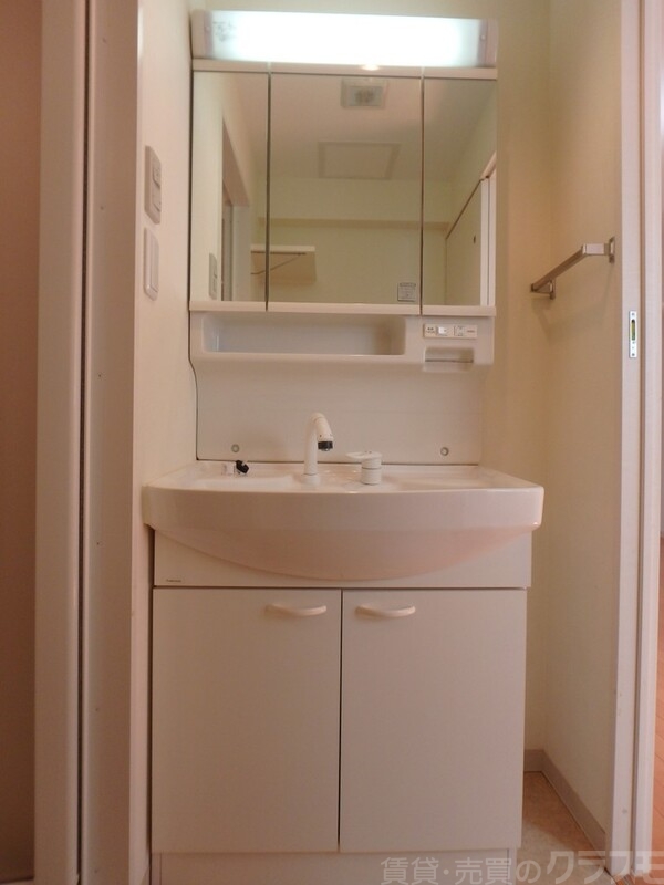 洗面設備　独立洗面台です♪