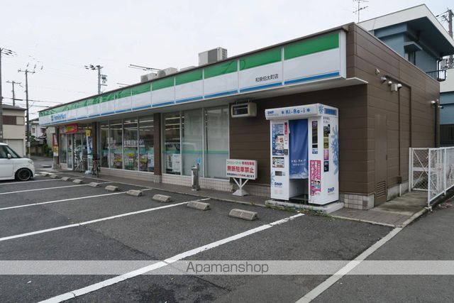 コンビニ　ファミリーマート和泉伯太町店（コンビニ）まで292m
