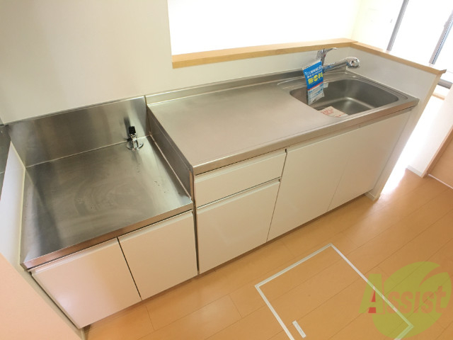 キッチン　キッチンスペースも広いので料理などをする際もいいですよね。