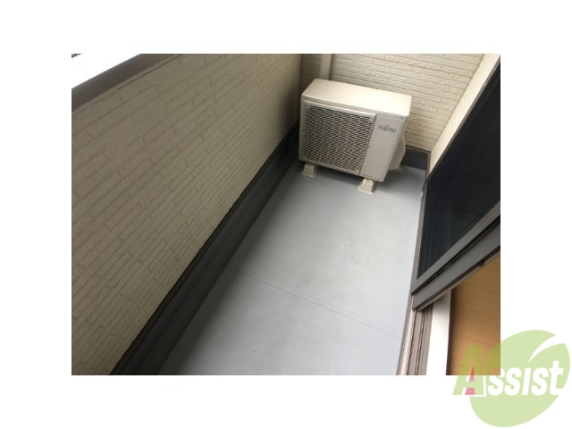 バルコニー　洗濯物がたくさん干せるバルコニーで嬉しいですね。