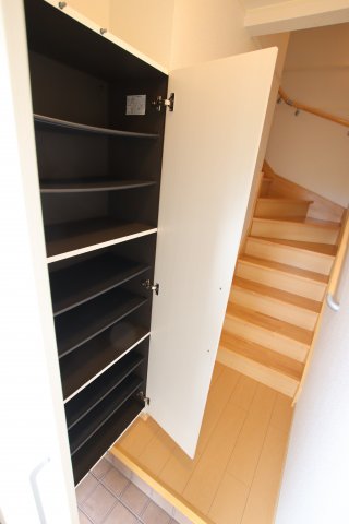 収納　シューズボックス