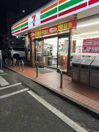 コンビニ　セブンイレブン 福岡長尾1丁目店（コンビニ）まで560m