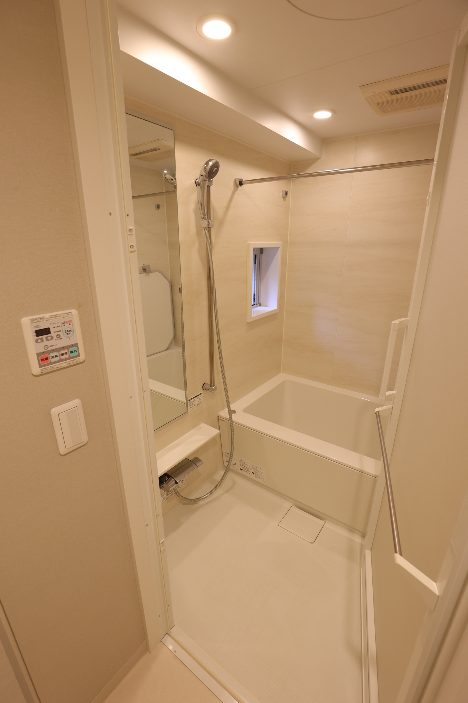 バス・シャワールーム　バス