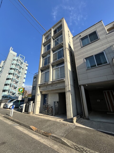 建物外観　★全室角部屋コンクリート打ち放しマンション★