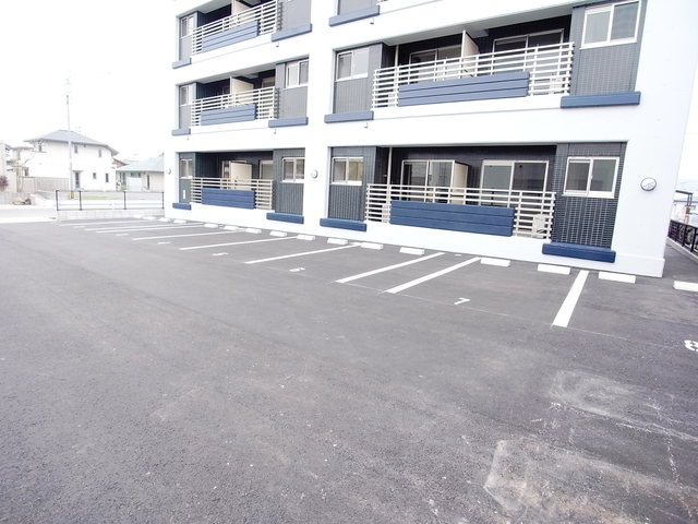 駐車場　駐車場は全１５区画☆