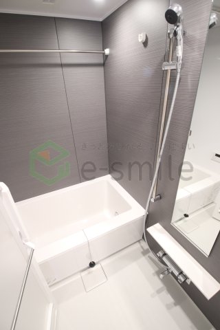 バス・シャワールーム　別部屋の写真です