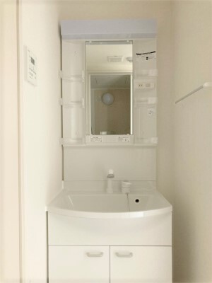 洗面設備　脱衣スペースもあります