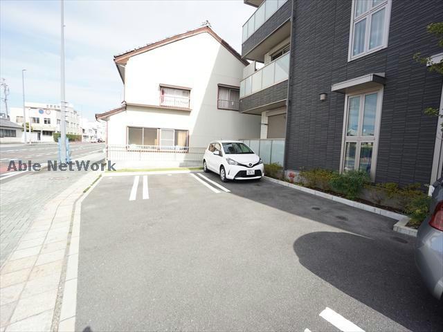 駐車場　駐車場