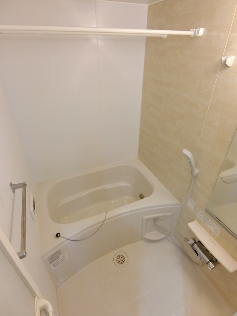 バス・シャワールーム　★浴室乾燥・追い焚き機能付きバス★