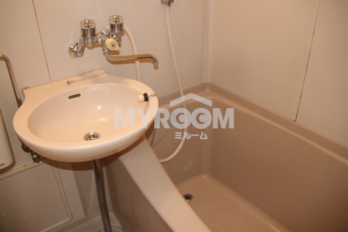 バス・シャワールーム　バスルーム（同一仕様写真）