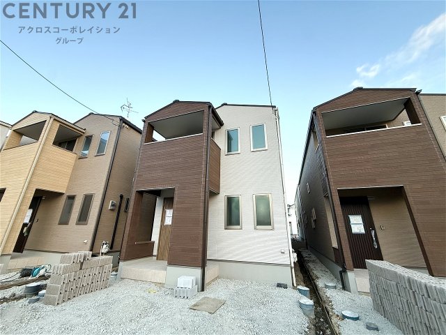 建物外観　敷地内に駐車場あります！