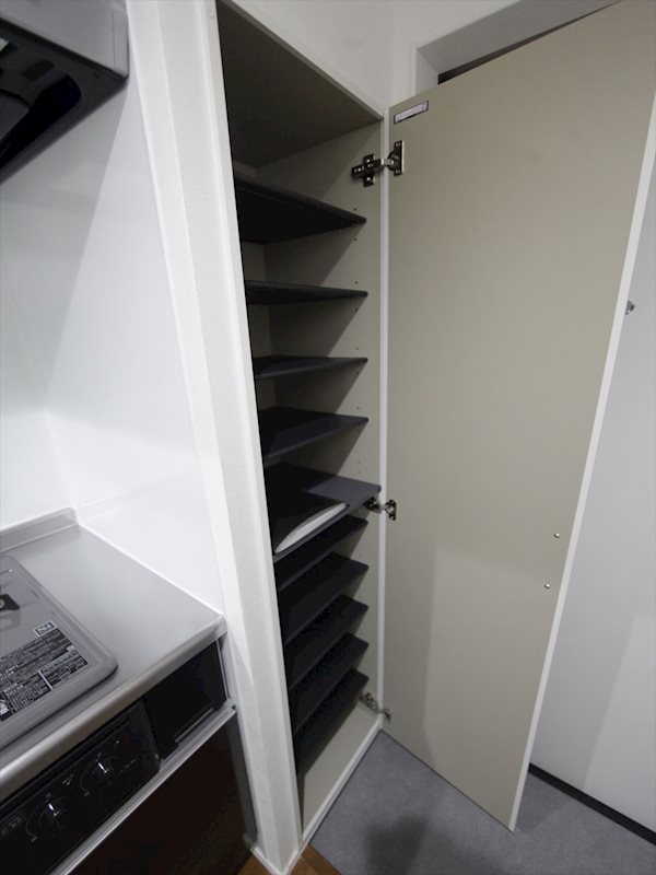 玄関　玄関　シューズボックス付（収納充実してます）