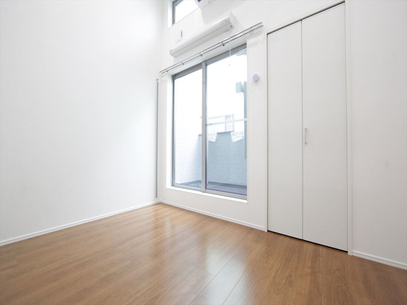 居室・リビング　洋室5.5帖　ロフト4.7帖（収納でも使えます）