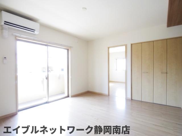 居室・リビング　ゆったり過ごせる居間です