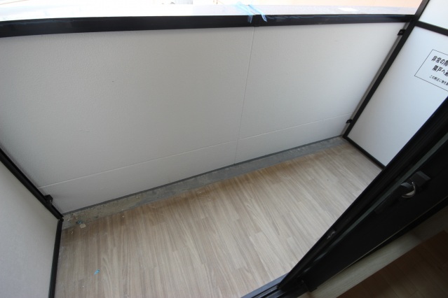 バルコニー　同物件別室