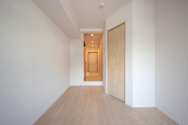 居室・リビング　同物件別室