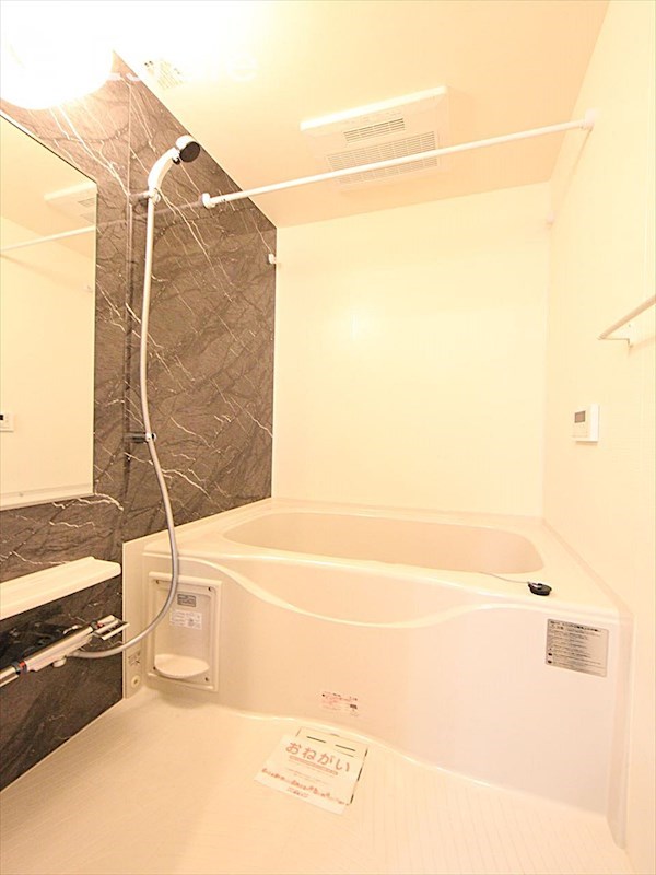 バス・シャワールーム　バスルーム