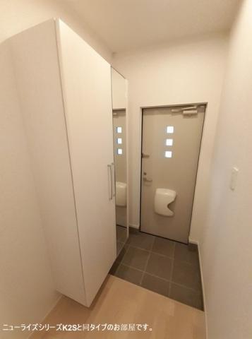 玄関　※同タイプ部屋の写真です。