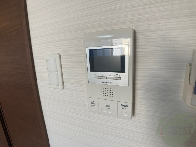 セキュリティ　ＴＶモニター付インターホンです。来客者の顔が見えるので安心！