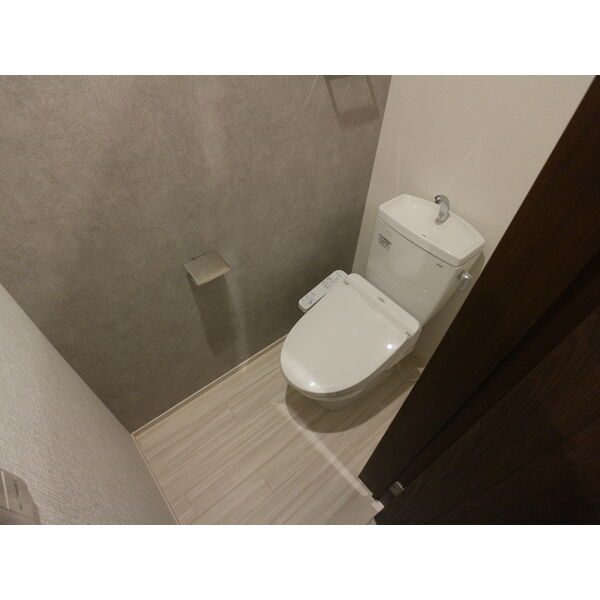 トイレ　※別室の参考写真の為、現況優先です。