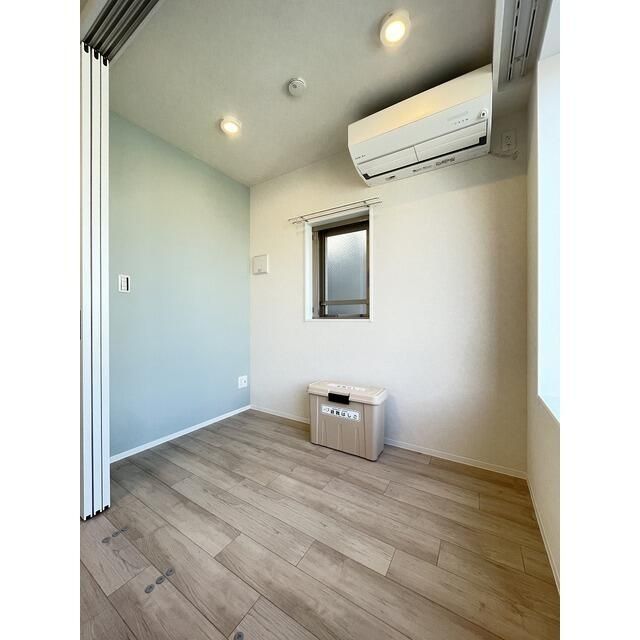 居室・リビング　反転タイプ