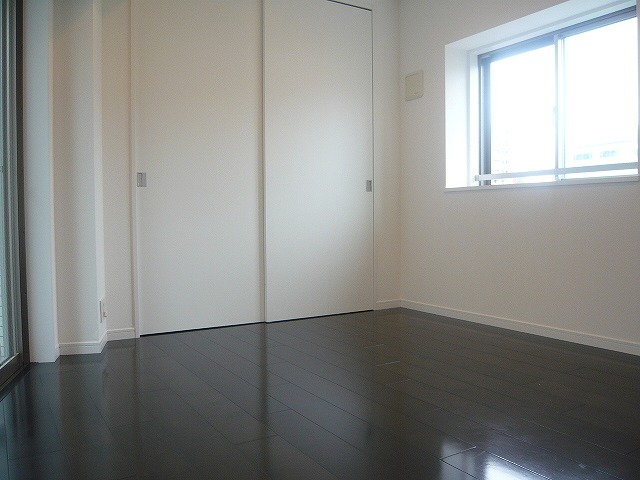 居室・リビング　同マンション別部屋