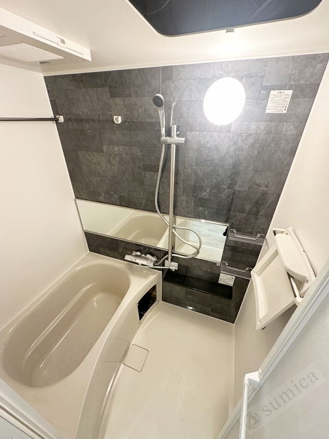 バス・シャワールーム　アクセントパネルがお洒落です＾＾