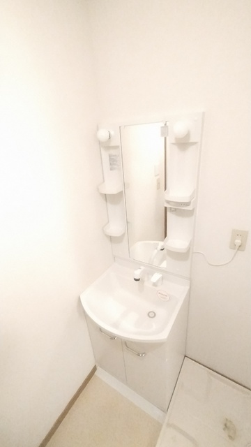 洗面設備　★★洗面所には身支度に便利な洗面化粧台があります♪★★