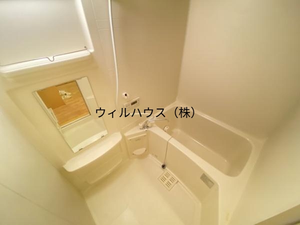 バス・シャワールーム　浴室乾燥機付きバス！