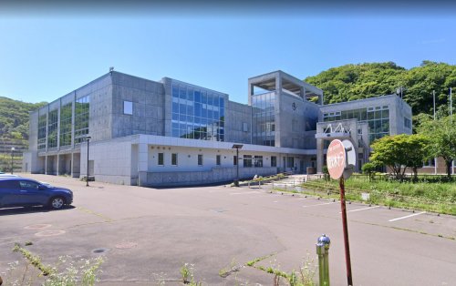 中学校　室蘭市立星蘭中学校（中学校）まで416m