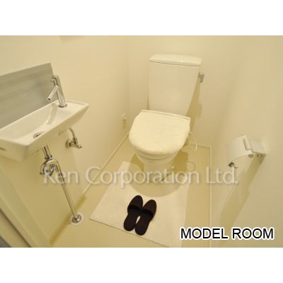 トイレ　同タイプ5階のお部屋を撮影。仕様が異なることがあります。