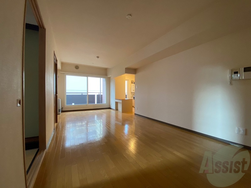 居室・リビング　広くてキレイなお部屋が広がっていて、充実した生活が送れそう。