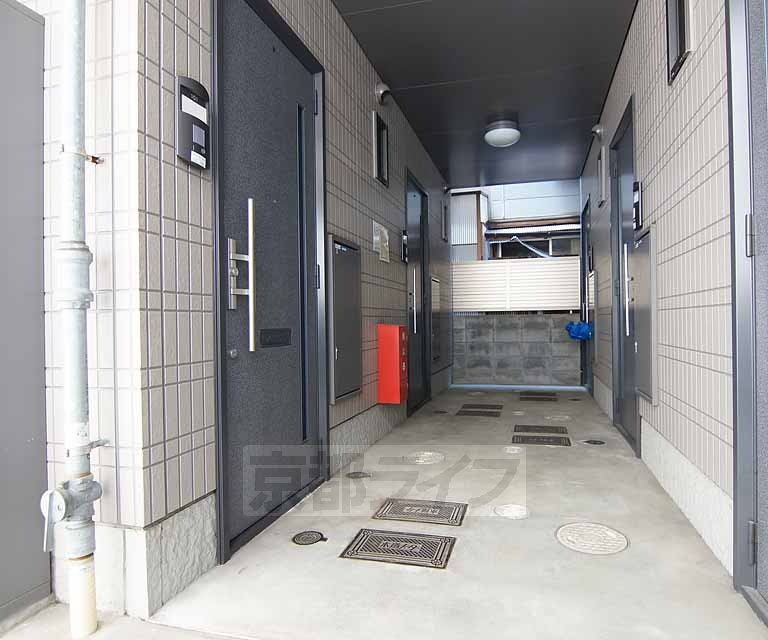 エントランス　綺麗にされた廊下です。