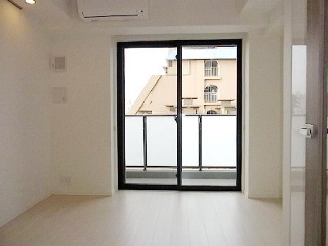 居室・リビング　★居室６．７帖★