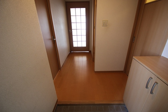 玄関　別号室の写真となります。