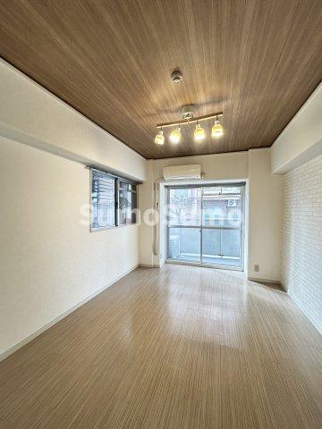 居室・リビング　居間です