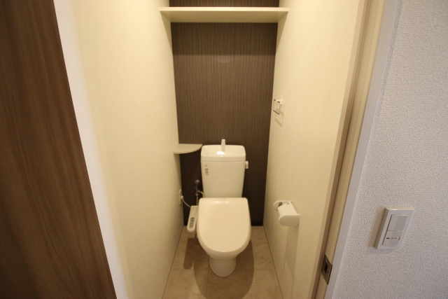 トイレ　※別室の参考写真の為、現況優先です。