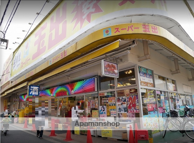 コンビニ　ファミリーマート（コンビニ）まで240m