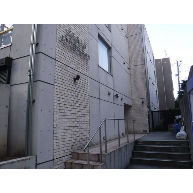 エントランス　建物の内部です