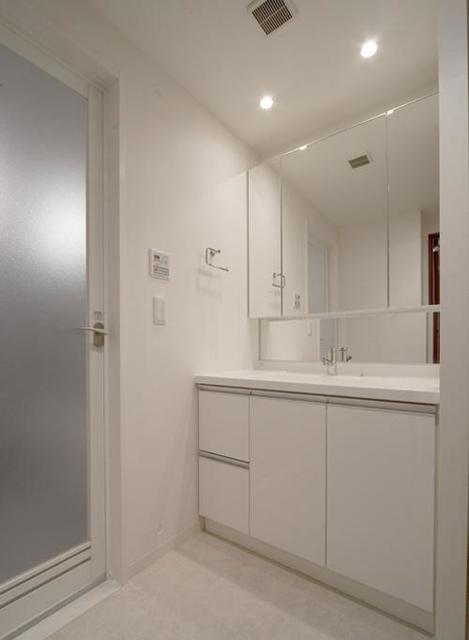 洗面設備　※写真は同タイプ住戸です。