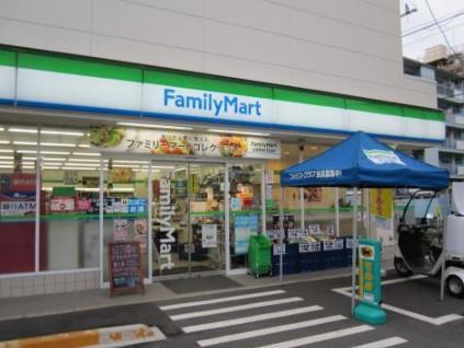 コンビニ　ファミリーマート 板橋坂下三丁目店（コンビニ）まで390m