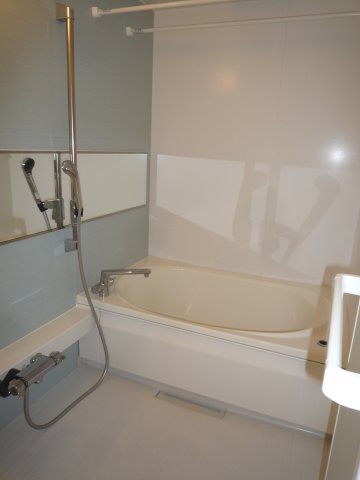 バス・シャワールーム　ゆったり過ごせるお風呂です